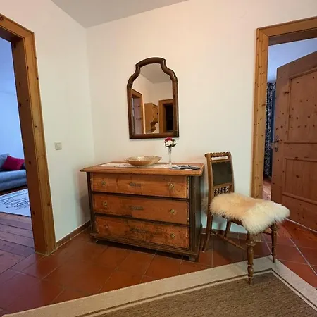 Stern, Natters Apartment *