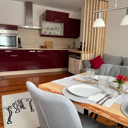 Stern, Natters Apartment